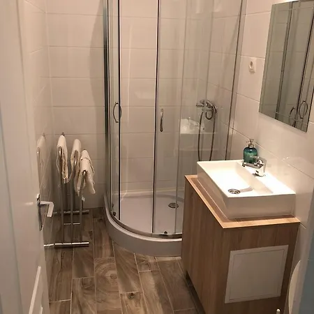 Vinolia Apartment's *