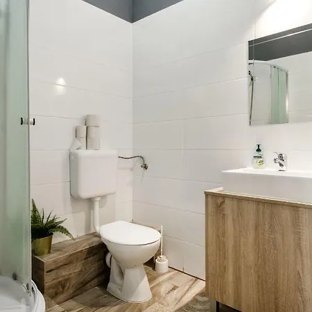 Vinolia Apartment's *